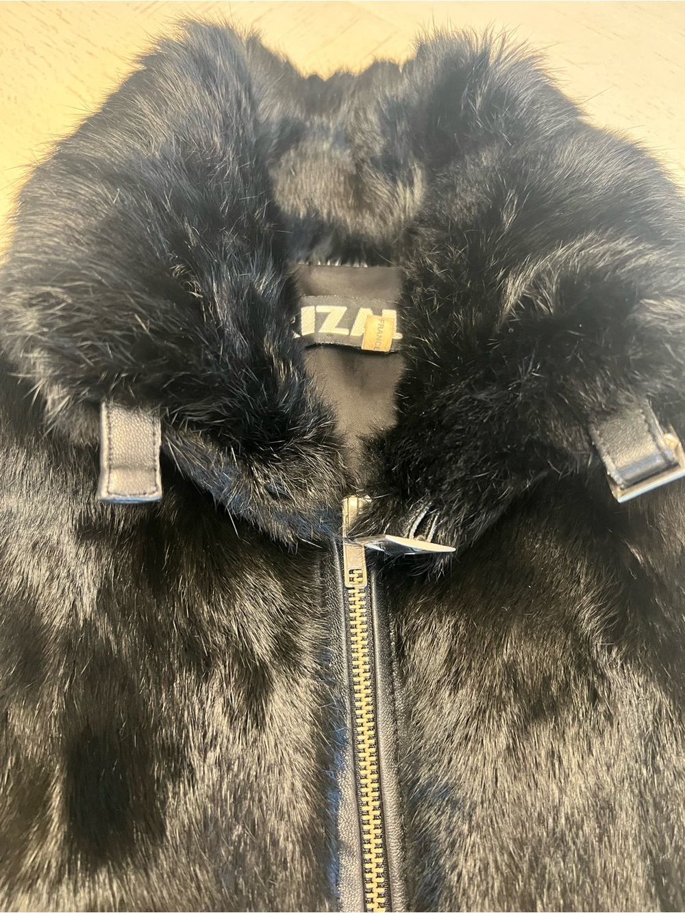 Rizal France Black Fur Vest - Picture 4 of 9